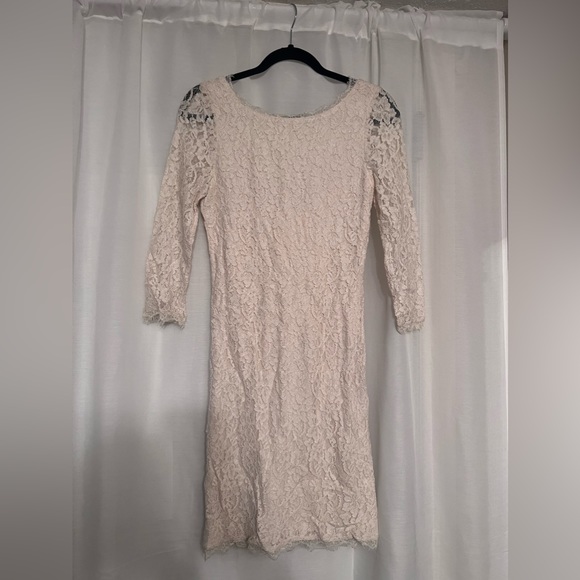 Aritzia Babaton Lace dress - Picture 2 of 4